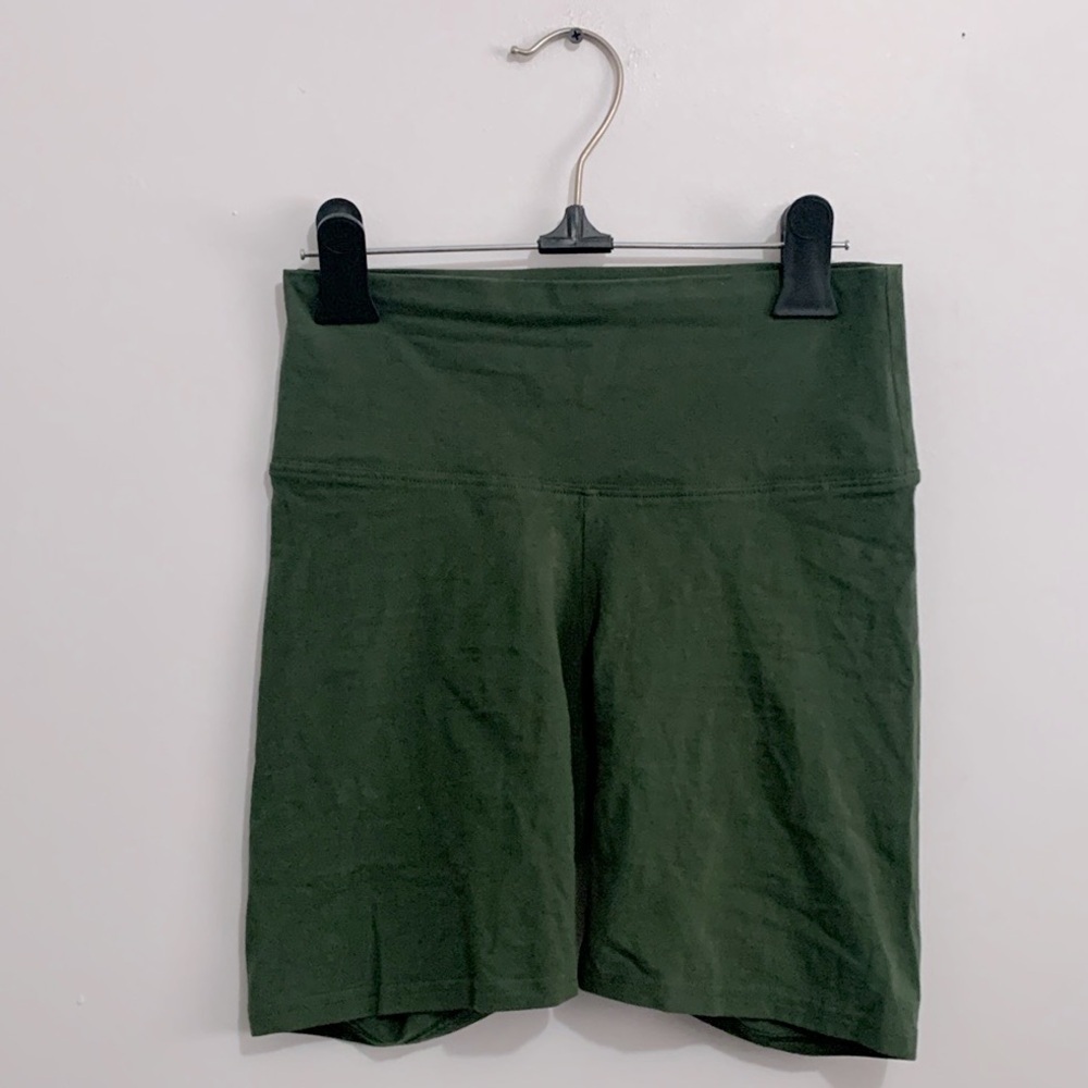 BNWOT TNA Green Biker Shorts size S
